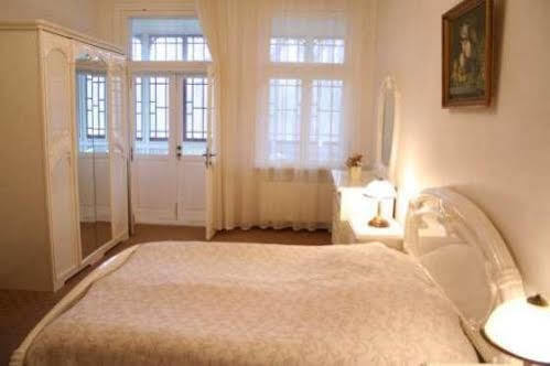 Roze Boutique Hotel